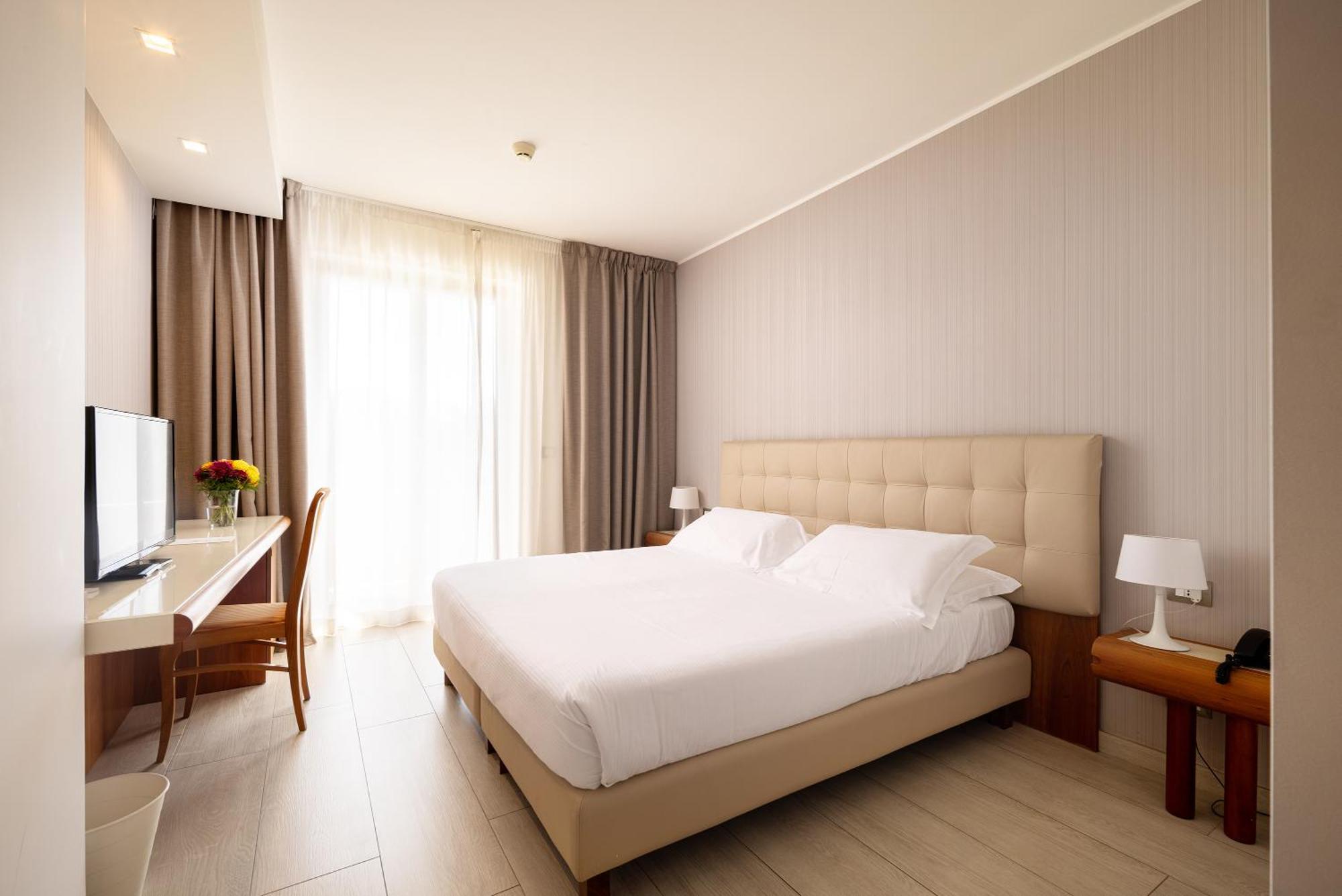D'Aragona Lifestyle Hotel กอนแวร์ซาโน ภายนอก รูปภาพ