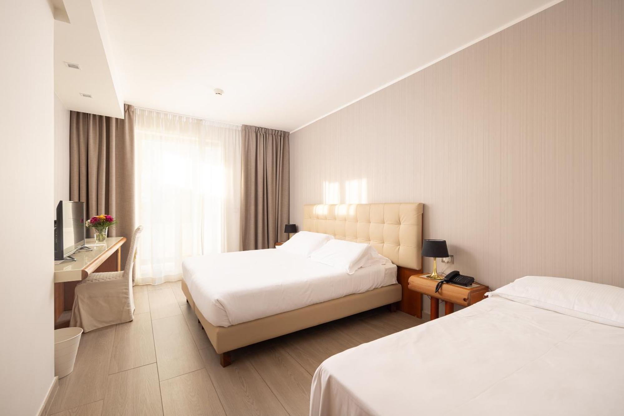 D'Aragona Lifestyle Hotel กอนแวร์ซาโน ภายนอก รูปภาพ