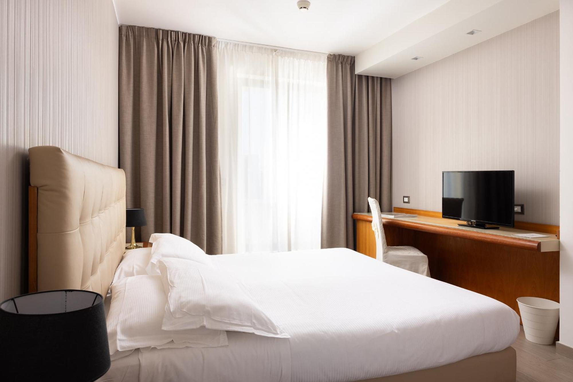 D'Aragona Lifestyle Hotel กอนแวร์ซาโน ภายนอก รูปภาพ